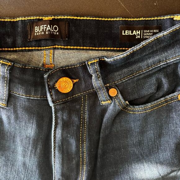 NWT Buffalo David Bitton Leilah Semi High-Rise Jeans Medium Wash Size 24 - Picture 3 of 8
